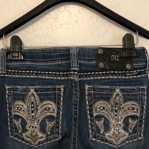 Miss Me Jeans. Beautiful Rhinestone details.